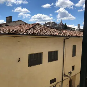 Solo Traveller Bedroom In Homestays Center Firenze